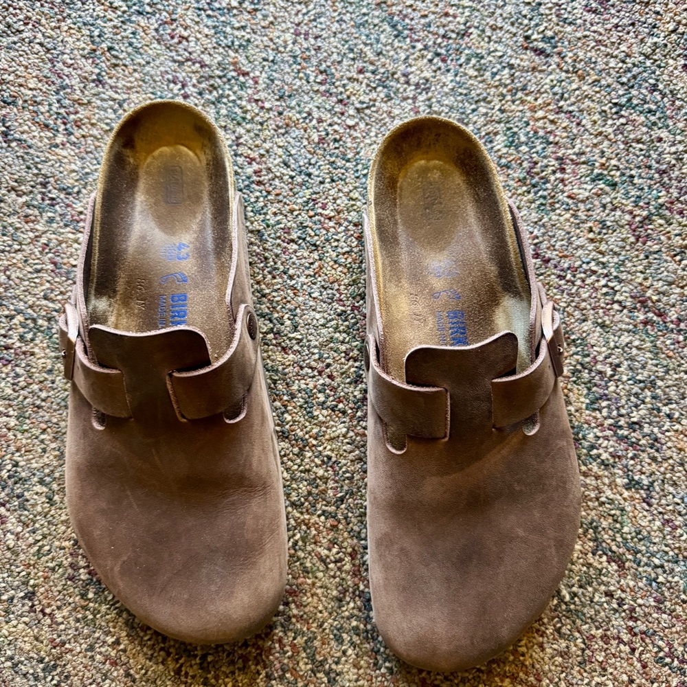 Birkenstock Boston Leather - Brown Clogs